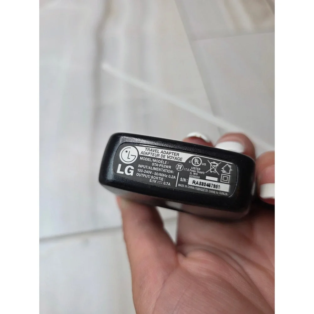 LG Travel Adapter STA-P52WR Wall Charger 5.1V 0.7A Proprietary Connector A5‎